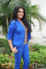 Tashu Kaushik at Reporter Movie Teaser Launch